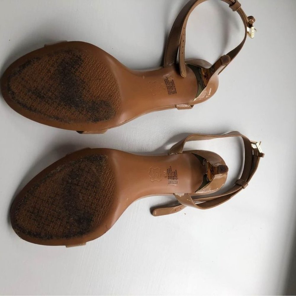 TORY BURCH patent leather heels. 9M - Picture 4 of 4